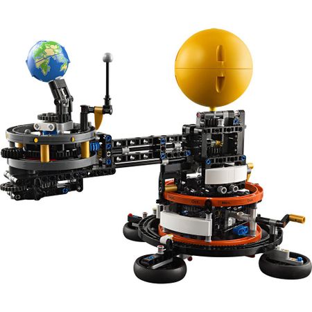 Конструктор LEGO Technic Планета Земля и Луна на орбите (42179)